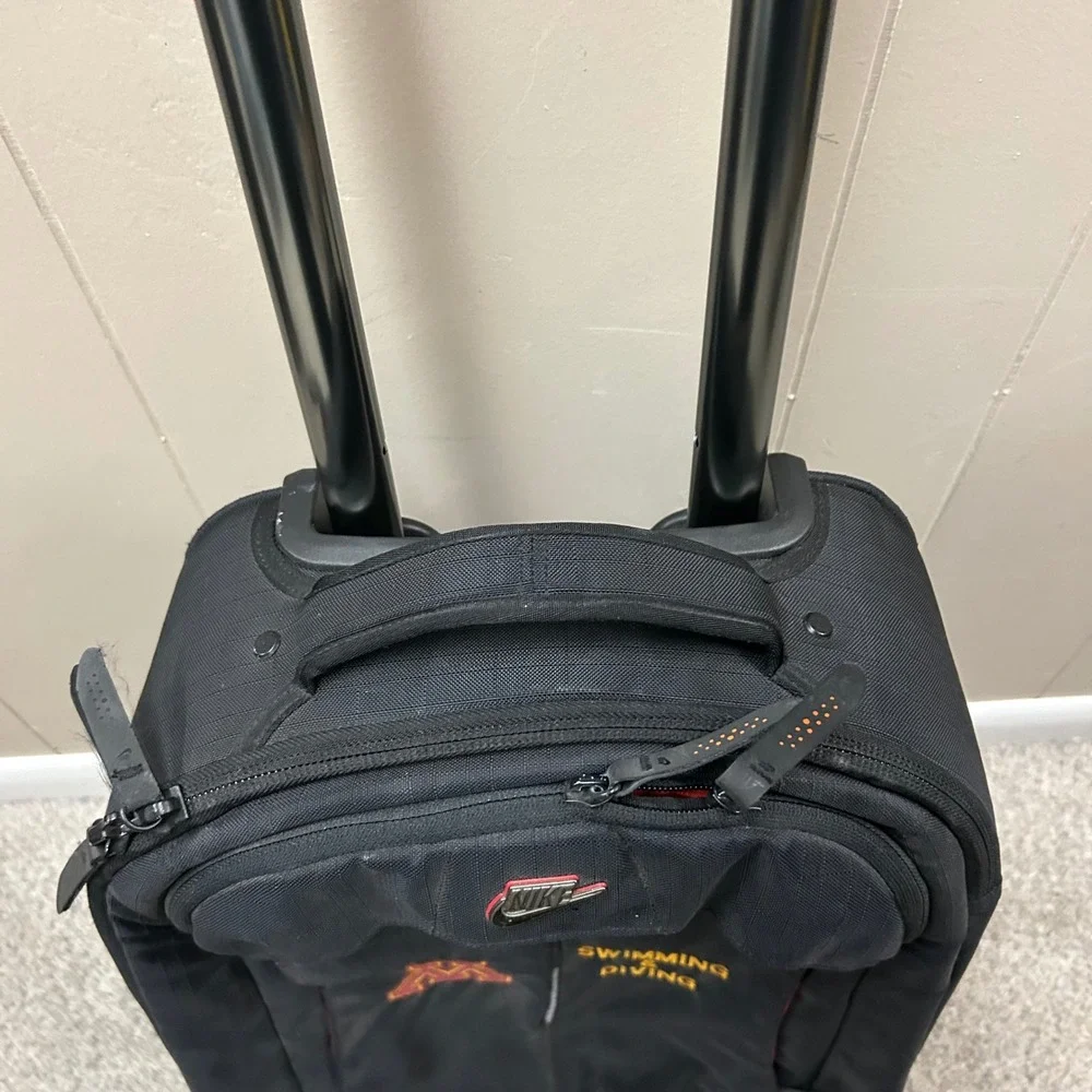 Nike Rolling Suitcase Large Black Minnesota Gophers Luggage Cordura